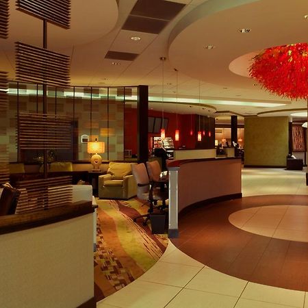Holiday Inn Olathe Medical Center 내부 사진