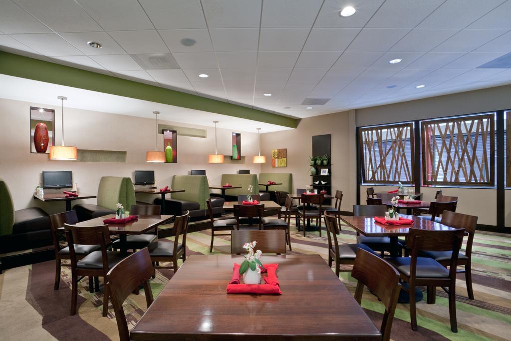 Holiday Inn Olathe Medical Center 외부 사진