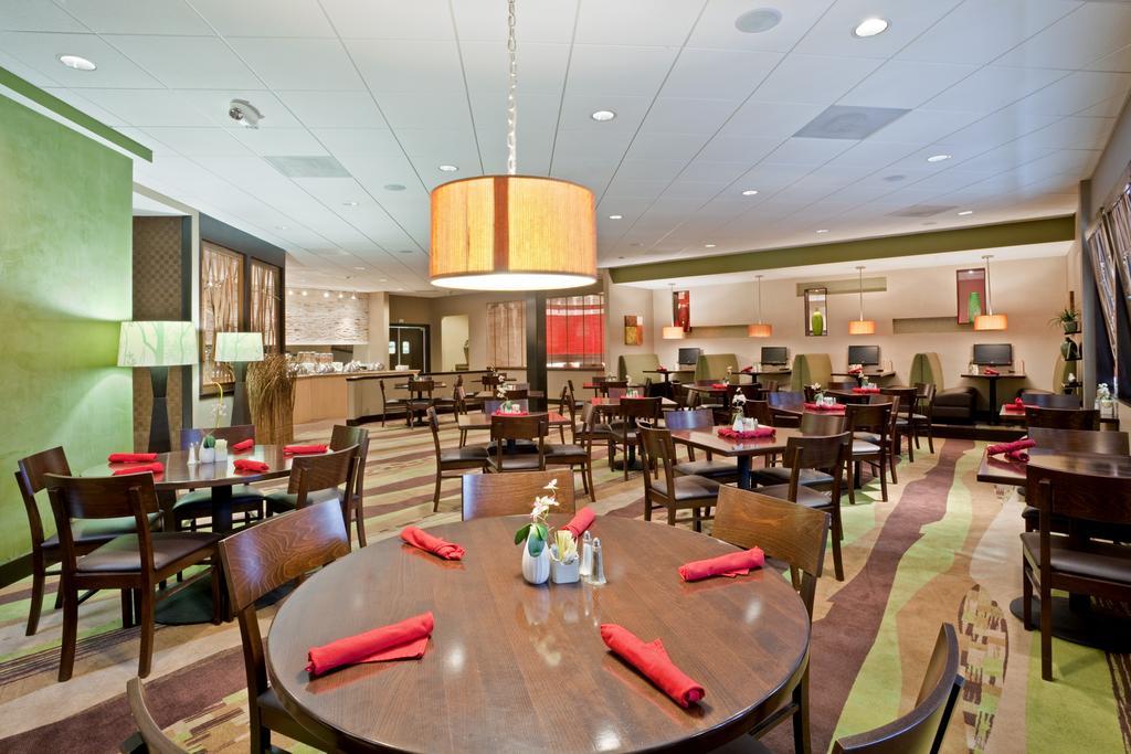 Holiday Inn Olathe Medical Center 레스토랑 사진