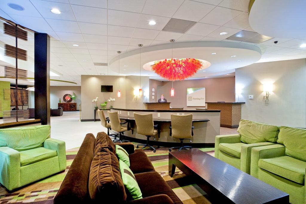 Holiday Inn Olathe Medical Center 내부 사진