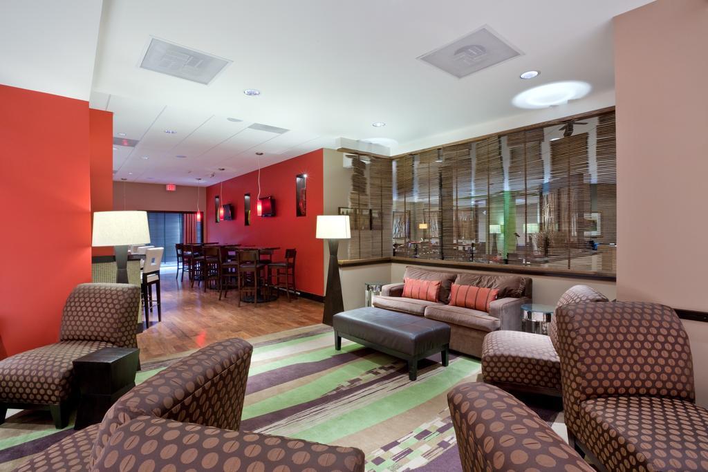 Holiday Inn Olathe Medical Center 내부 사진