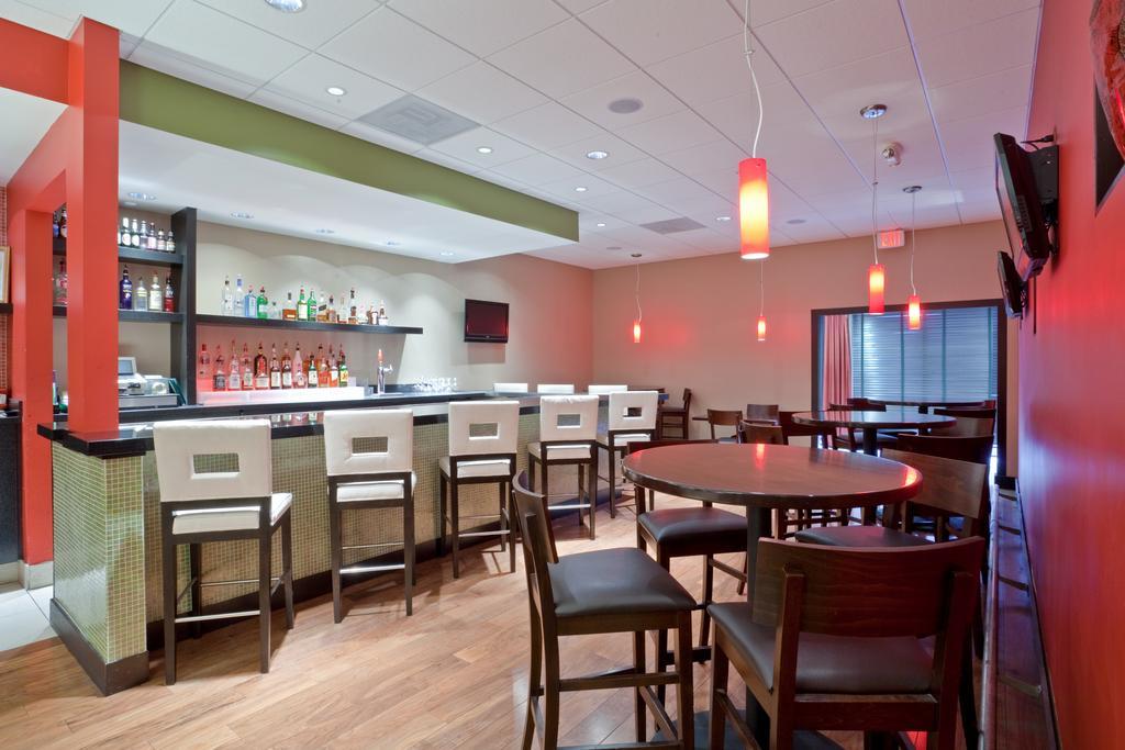 Holiday Inn Olathe Medical Center 레스토랑 사진