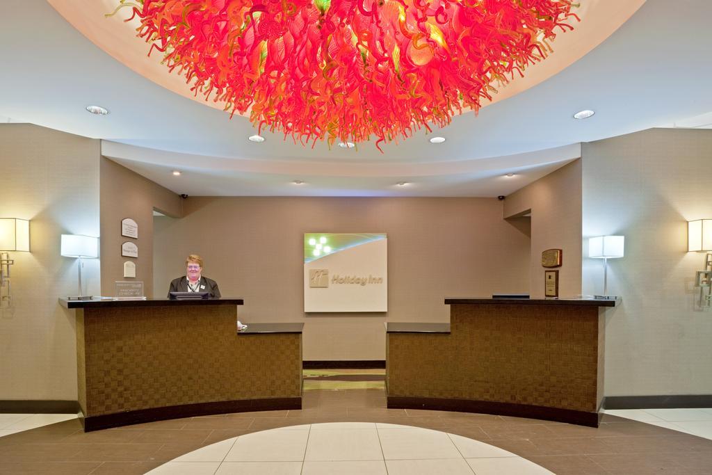 Holiday Inn Olathe Medical Center 내부 사진