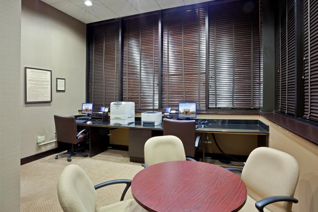 Holiday Inn Olathe Medical Center 시설 사진